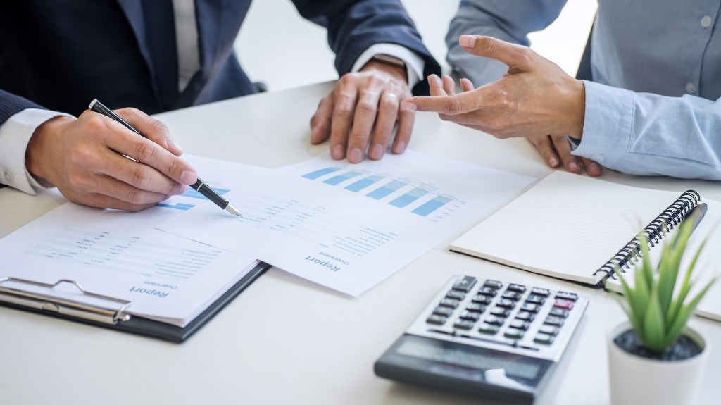 The Tech Guy helps small to midsize businesses harness the power of Tech to streamline operations, reach new customers, and achieve ambitious goals.