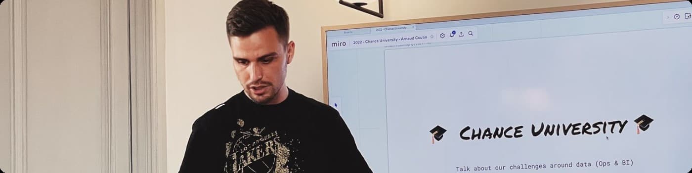 Image of Arnaud Coutin doing a talk on data topics